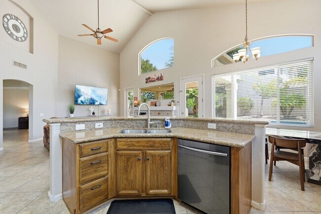 Building Photo - Furnished Desert Oasis| Pool, Bar and Mountain Views