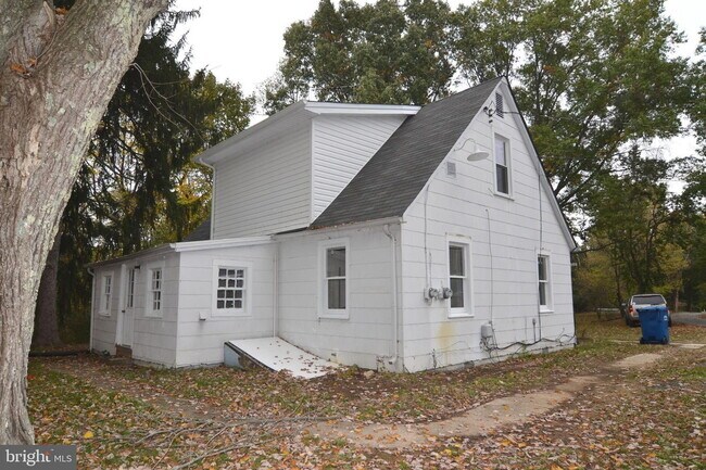 Building Photo - Beta Place #4