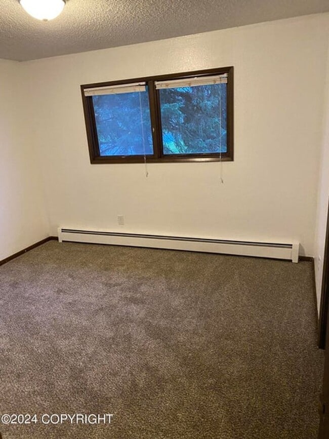 Building Photo - Heat Paid! East Anchorage 2 Bedroom with W...