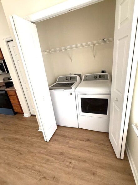 Building Photo - 1111 SW Yorktown Glen