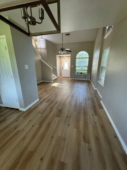 Building Photo - 10149 China Creek Dr