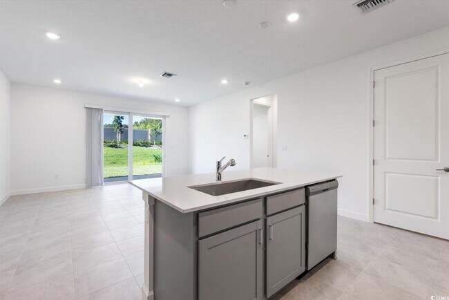 Building Photo - 6435 Seabright Ter