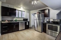 Building Photo - 4 bedroom in South Side