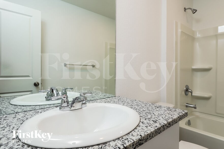 Building Photo - 5402 Basil Chase