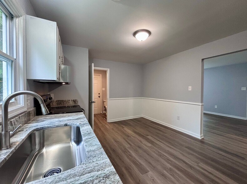 Building Photo - 6317 Phobus Dr
