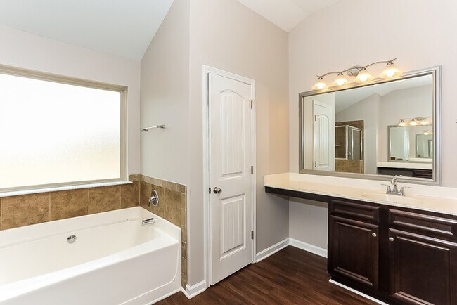 Building Photo - Beautiful 5-Bedroom Home in McDonough, GA