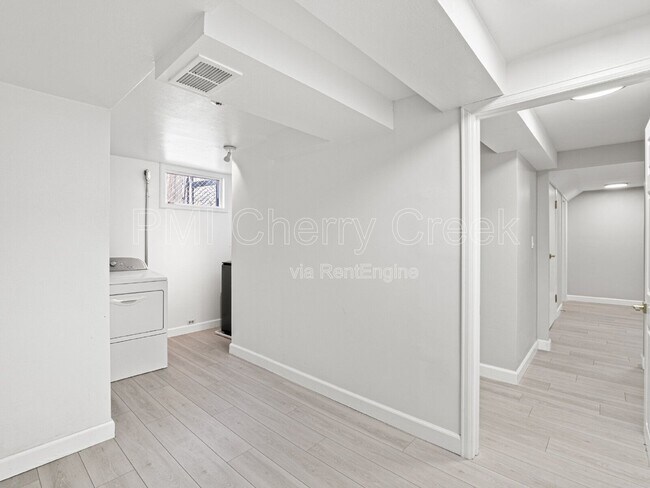 Building Photo - 550 Winona Ct