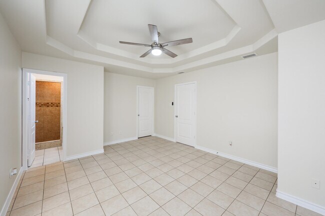 Building Photo - 1000 Ranchway Dr