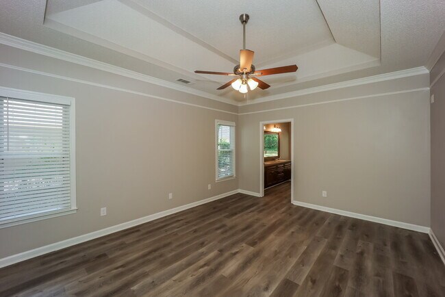 Building Photo - 12 Sleepy Hollow Ct