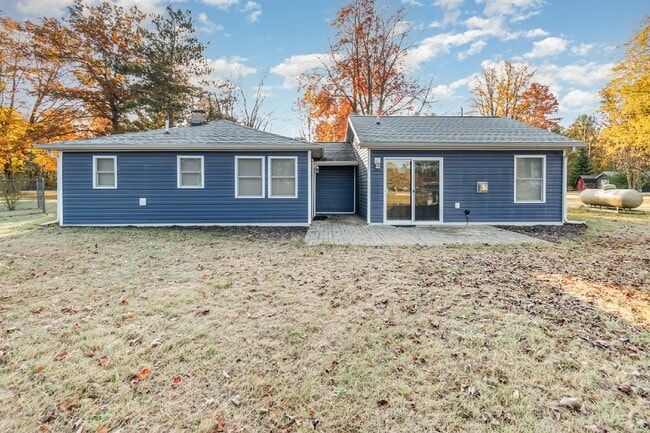 Building Photo - Coming Soon! Charming 3-Bed Lakefront Rental Retreat - $1750/Month