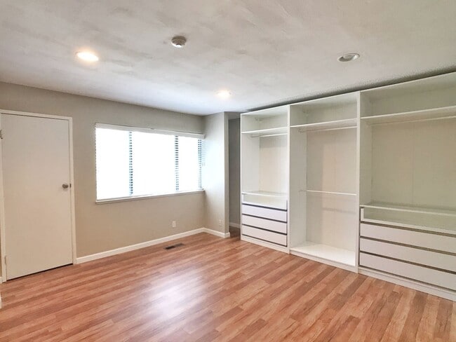 Building Photo - Advent - Tranquil Two Bedroom Condo W/ Patio & Two Assigned Parking Spaces!