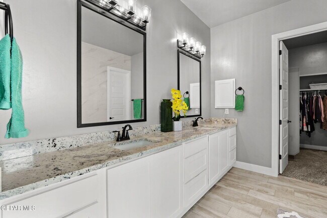 Building Photo - 7373 Cimarron Rim Dr