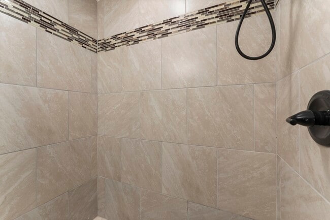 Building Photo - 4135 Hill Oak Dr