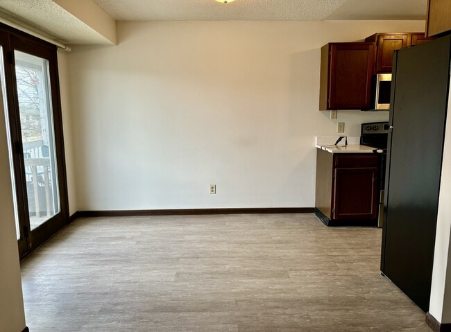 Building Photo - 338 Oxford Ct