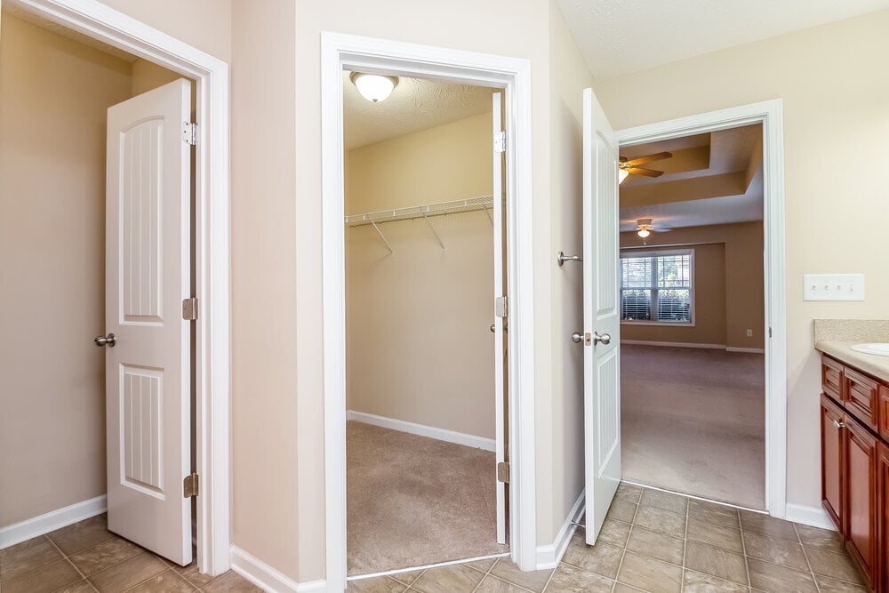 Building Photo - 23 St Charles Pl