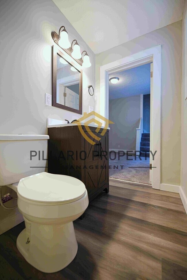 Building Photo - Close to Marion University, 3 Bedroom, 1.5...