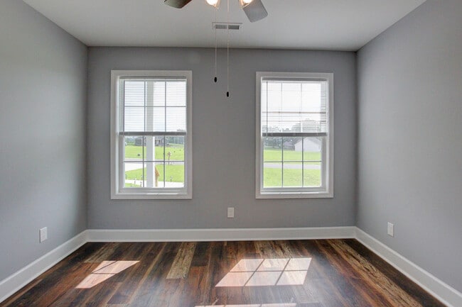 Building Photo - 133 Riverbend Dr