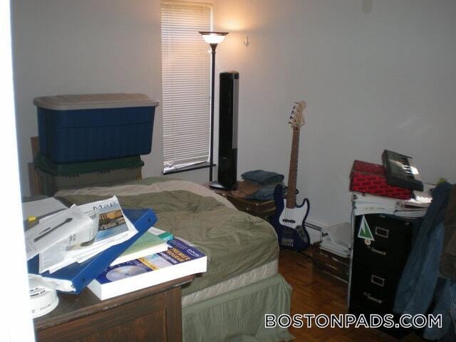 Building Photo - 524 Putnam Ave