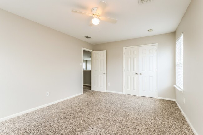 Building Photo - 21610 Dawn Timbers Ct