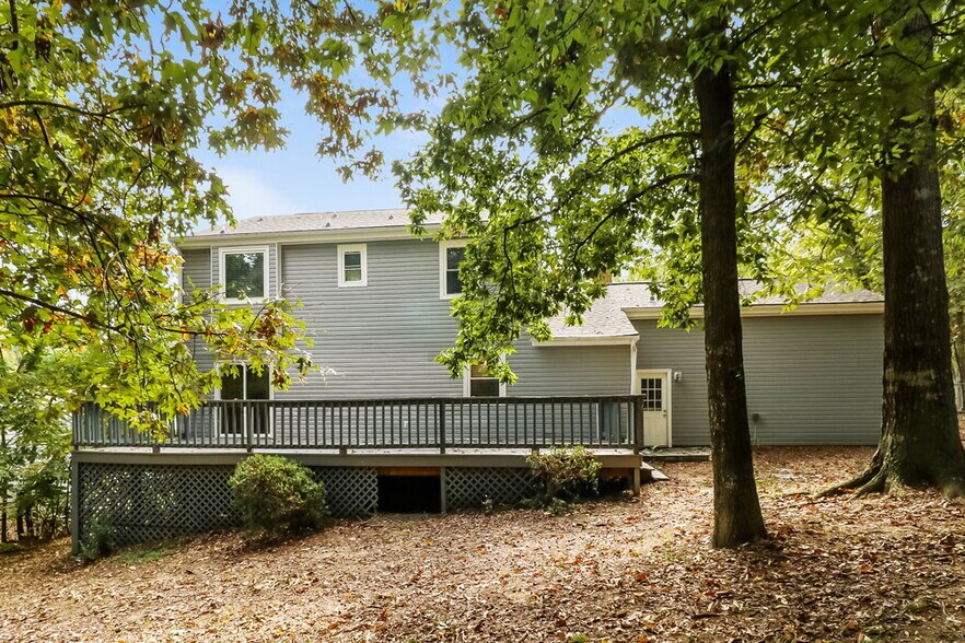 Building Photo - 2009 Killarney Pl