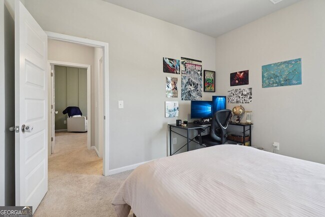 Building Photo - 3890 Clarington Dr