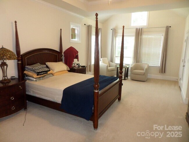 Building Photo - 13113 Kornegy Dr