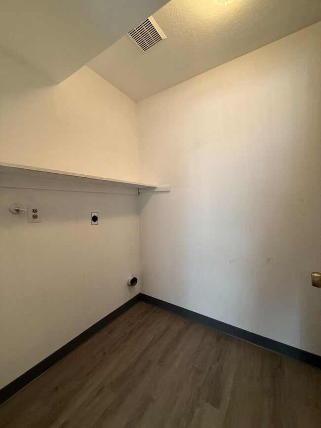 Building Photo - Charming 2 Bed / 2 Bath Single-Family Home in Willow Glen – Willowvale Estates (95126)