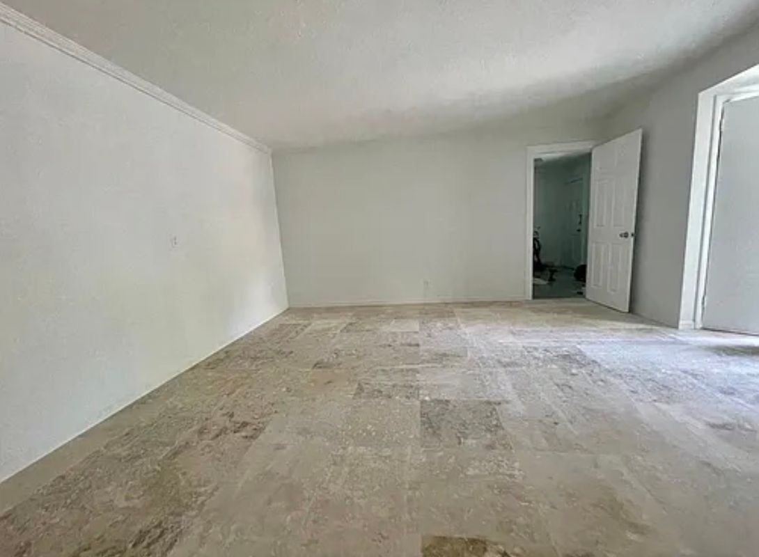Building Photo - 656 Manor Dr
