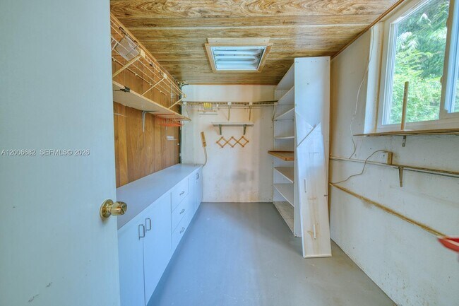 Building Photo - 1435 Blue Rd