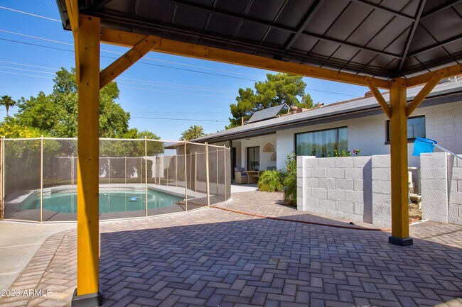 Building Photo - 1201 E Northview Ave