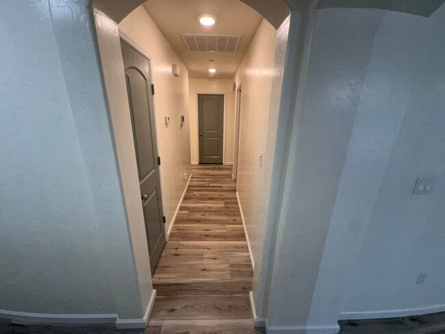Building Photo - Lovely Home for rent in Hanford,Ca
