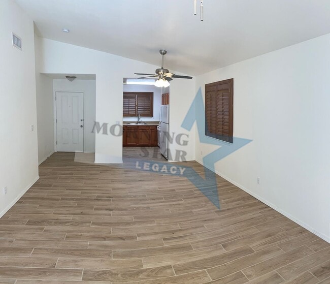 Building Photo - 3 bedroom home in Legends West!