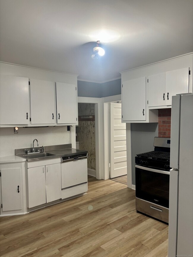 Building Photo - 35 James St