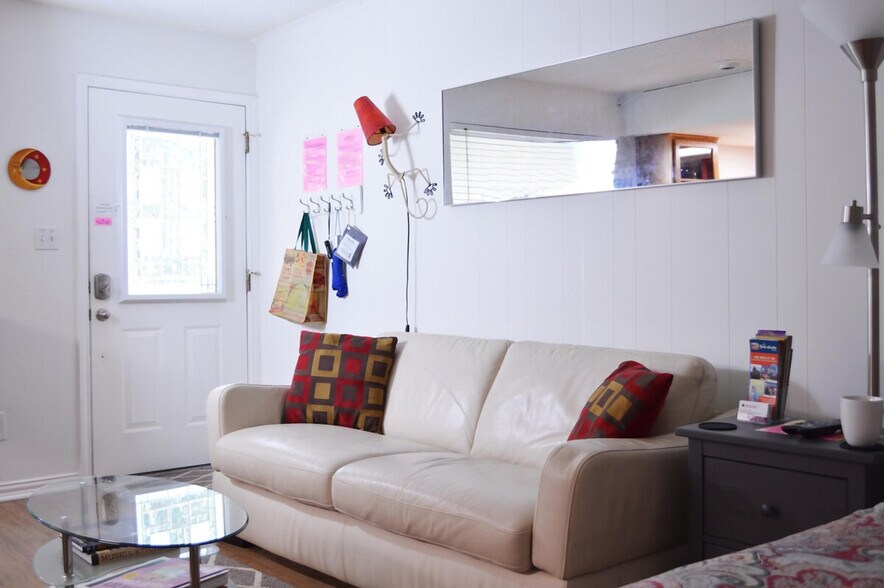 Building Photo - 2204 Trailside Dr