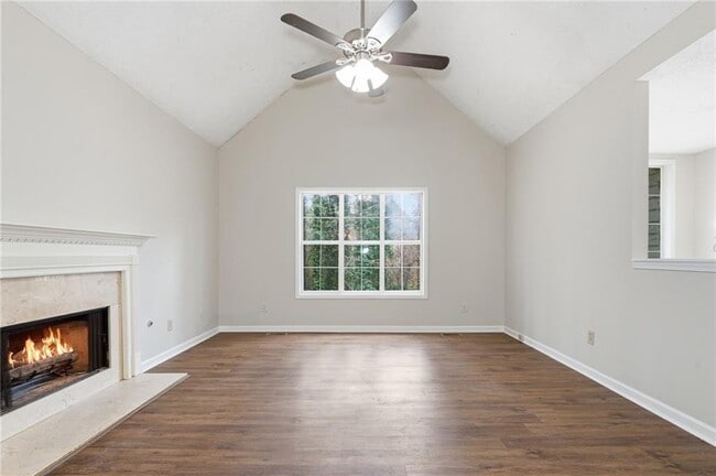 Building Photo - 181 N Springs Dr