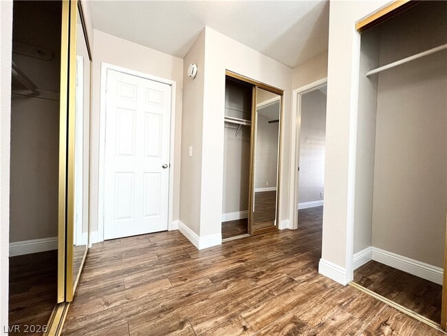 Building Photo - 6446 Meadowlark Ln