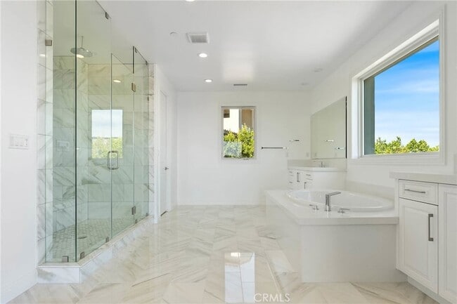 Building Photo - 20448 Liverpool Way