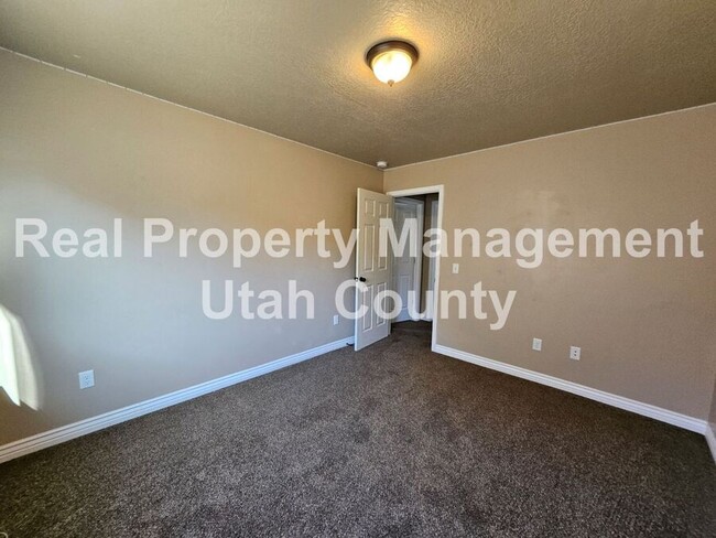 Building Photo - Short Term Lease With Option To Renew