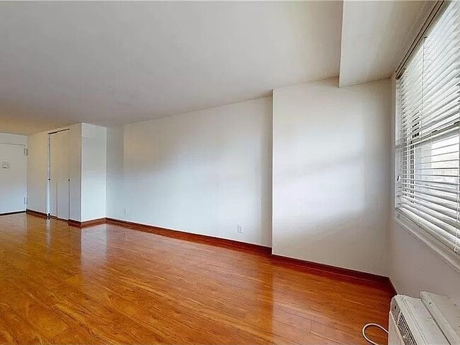 Building Photo - 35 Seacoast Terrace