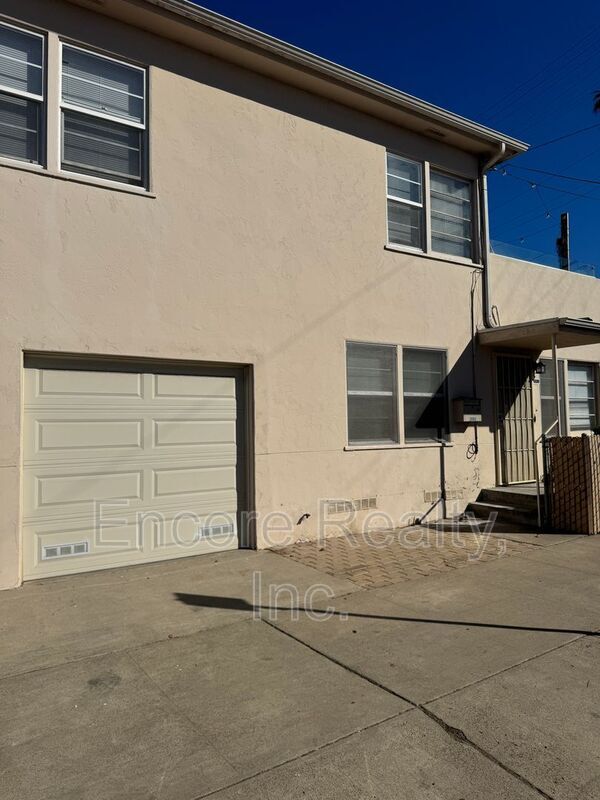 Building Photo - 5008 Muir Ave