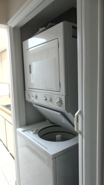 Building Photo - 428 N Calle Del Diablo