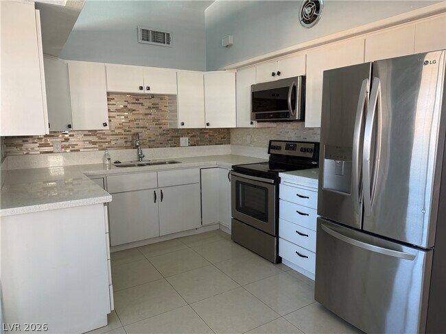 Building Photo - 6200 Lawton Ave