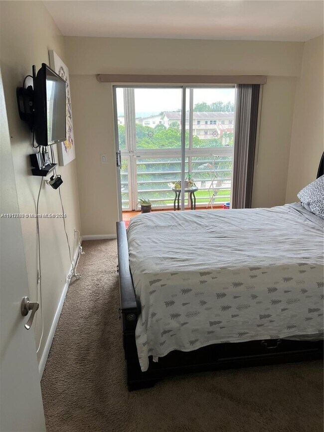 Building Photo - 155 Suffolk F