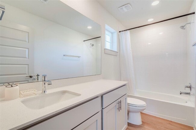 Building Photo - 10932 Defender Trl