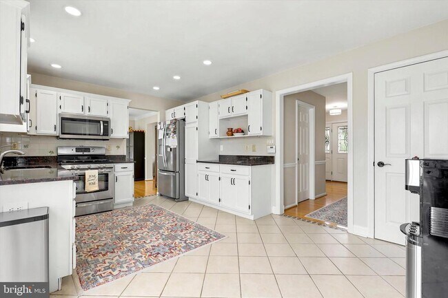 Building Photo - 438 Candlewood Way