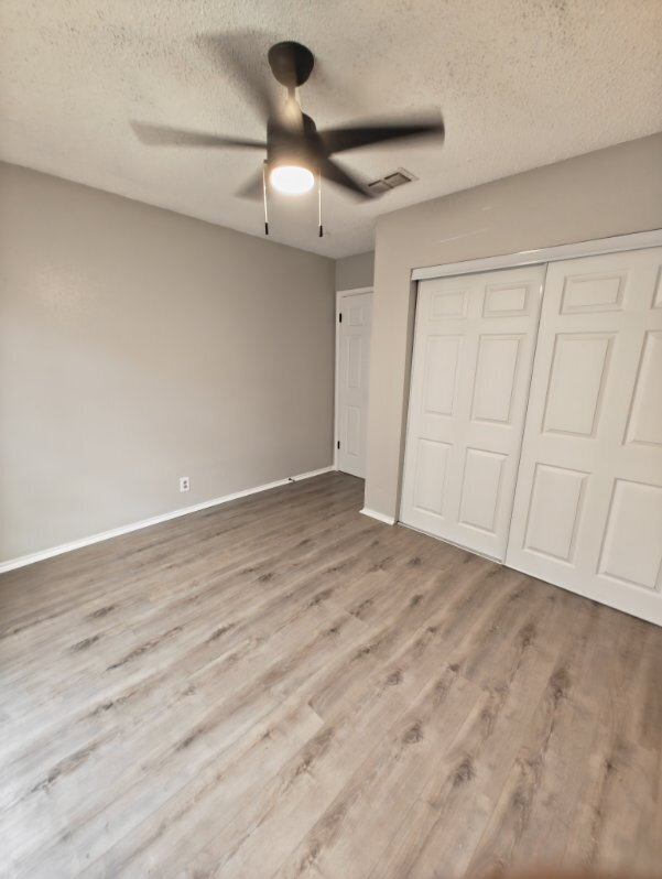 Building Photo - 5512 Lochmoor-