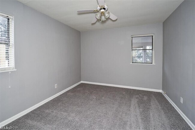 Building Photo - 2346 Westmoor Rd