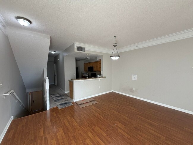 Building Photo - 2052 Alta Meadows Ln