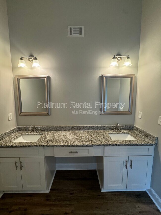 Building Photo - 2793 Oakvale Falls Dr