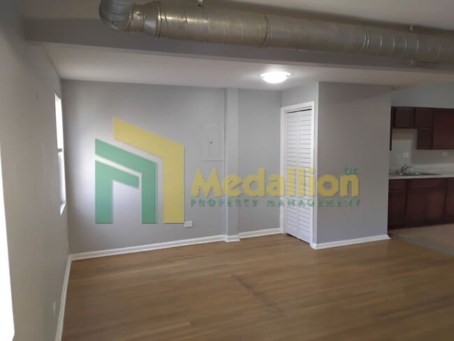 Building Photo - 1241 N Ashland Ave